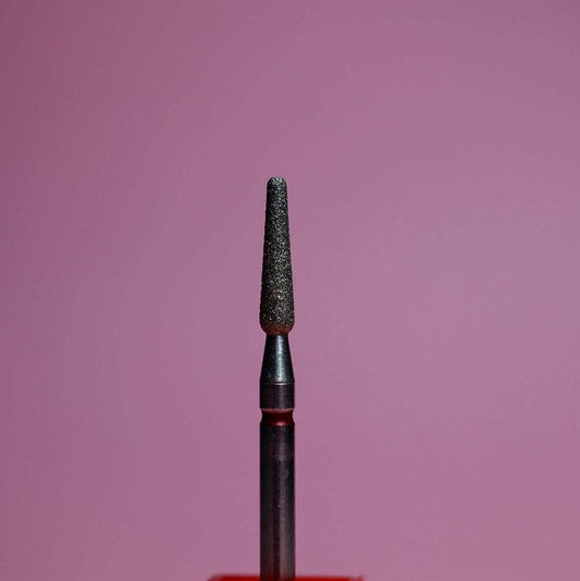 Fraise manucure russe conique rouge