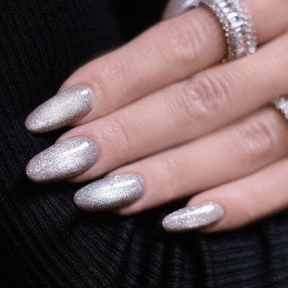 MCL03 Silver Purr - UV Gel Polish Makear