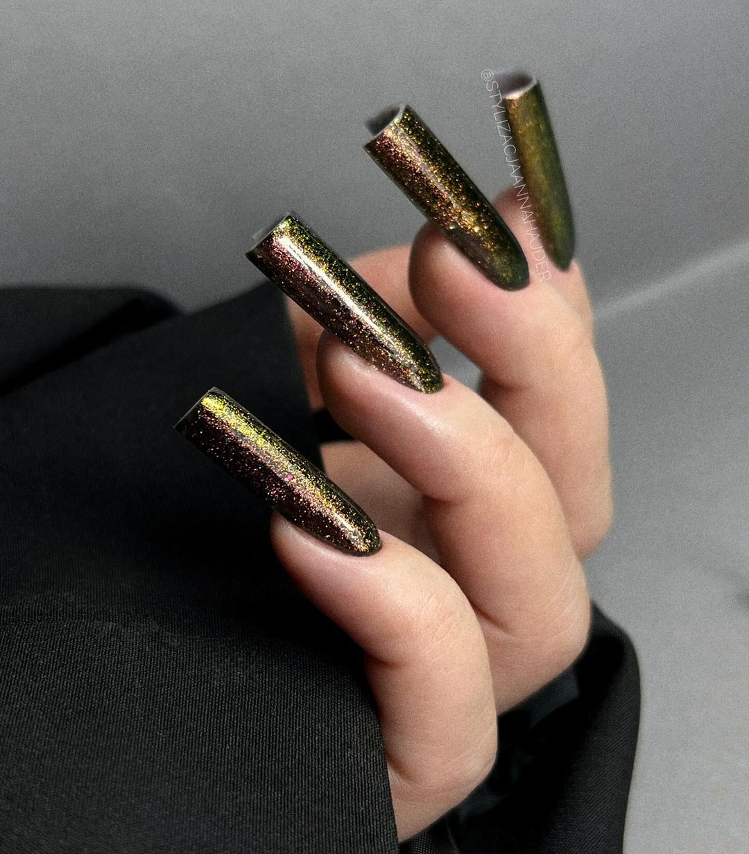 M22 - illusion Cat Eyes